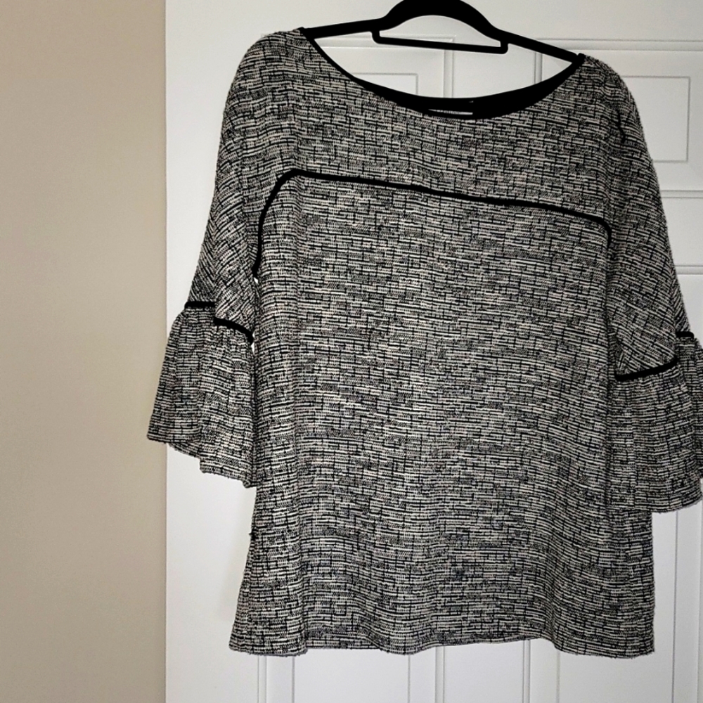 Ladies Calvin Klein top